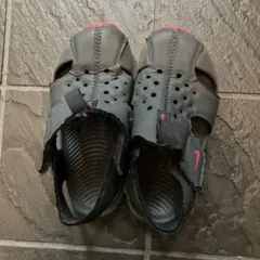 NIKE キッズ サンダル ブラック レッド