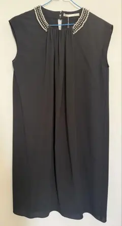 【新品未使用】フレンチスリーブ ひざ丈ワンピース 黒 セミフォーマル　パーティー