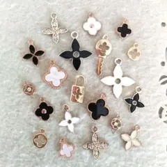 在庫僅か！ モノグラム フラワー チャーム セット 鍵 ハンドメイド