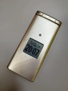 ゴールド 折りたたみ式携帯電話 本体KYF36 - メルカリ