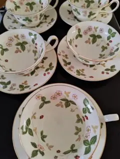 ∞ウェッジウッド ワイルドストロベリー カップ&ソーサー 小皿 お 