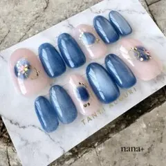 冬の透明感 ブルーマグネット 雪の結晶 上品ネイル