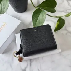 クロエ アルファベット ミニ コンパクトウォレット ブラック レザーのサムネイル