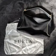 FURLA 黒いレザーショルダーバッグ