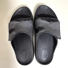 ☆美品☆【ウーフォス】 ウーアー (41) リカバリーサンダル 迷彩
