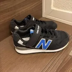 New Balance 黒/青