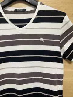 ⭐️BURBERRY BLACK LABEL⭐️VネックTシャツのサムネイル