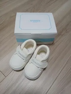 新品 Familiar ベビーシューズ 屋内 12.5cm 箱なしは値引き可能