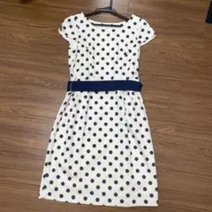 水玉模様 半袖ひざ丈ワンピース