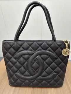 CHANEL ブラック キルティング トートバッグ