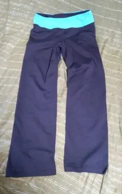 ストレッチ パンツ 黒にウエスト部分水色 Mサイズ