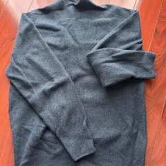 ダークブルー　長袖ニット