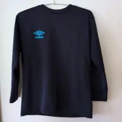 umbro 黒 長袖シャツ