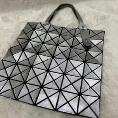 2026年最新】ISSEY MIYAKE BAOBAO トートバッグ シルバーの人気