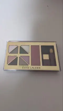 エスティローダー　アイシャドウ　アンド　チークパレット［未使用］