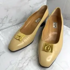 ✨CELINE セリーヌ　パンプス ゴールド金具　レザー　ベージュ381/2のサムネイル