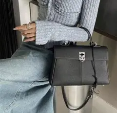 カフネ　ショルダーバッグ　新品未使用　訳アリ