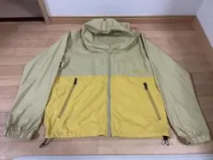 ベージュ マウンテンパーカー