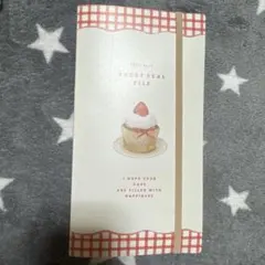 ★ シートシール収納ファイル★いちごスイーツ柄セリア　シールファイル　苺