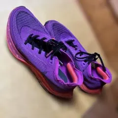 ナイキウィメンズ　23.5㎝。 ランニングシューズ。 紫のメッシュスニーカー