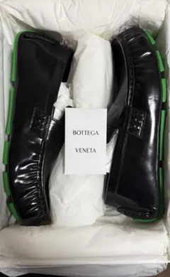 Bottega Venetaパテントレザー（エナメル）製ペニーローファ（箱のサムネイル