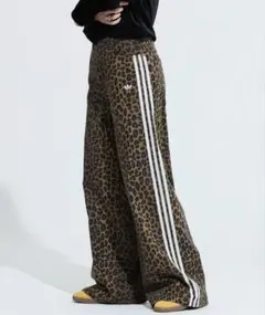 完売品 adidasレオパード トラックパンツ ABCマート限定 - メルカリ