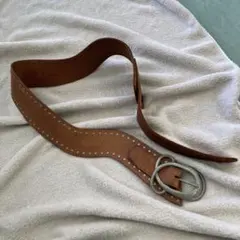 革スタッズ付きブラウンレザーベルト