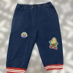 刺繍付きネイビーのパンツ