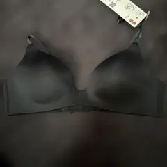 ユニクロ　ワイヤレスブラ3Dホールド ブラック AB 65/70