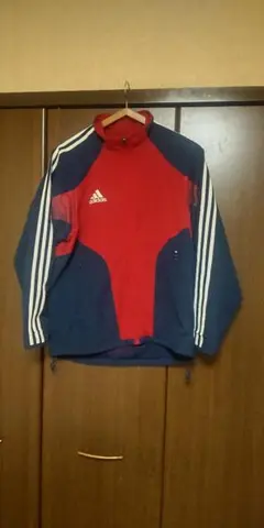 アディダスの薄手のジャンパー　春秋用 サイズM adidas