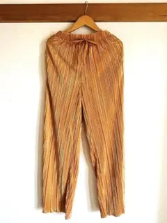 GU プリーツ ワイドパンツ Sサイズ オレンジ