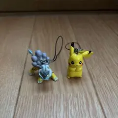 ピカチュウとライコウのストラップ2点セット