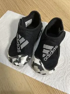 adidas ベビー スニーカー ブラック/カモフラージュ