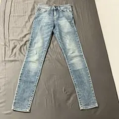 美品　EMPORIO ARMANI スキニーデニムのサムネイル
