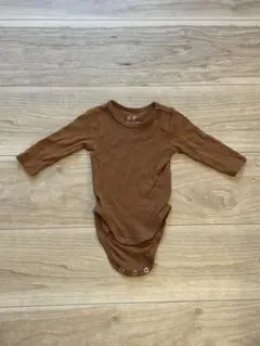 H&M ブラウン 長袖 ボディスーツ　新生児