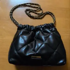 チェーンバッグ　ブラック　新品未使用 キルティング