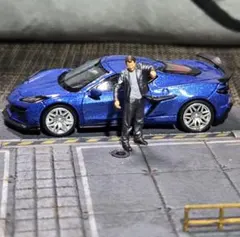 塗装品　1/64　フィギュア　ラメジャンバーの男性　ミニチュア　ジオラマ用