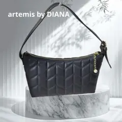 美品 アルテミス バイ ダイアナ ショルダーストラップ付き キルティングバッグのサムネイル