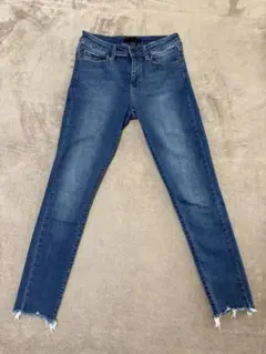 UNIQLO ウルトラストレッチジーンズ