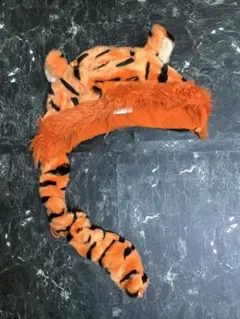 3-37・ディズニー リゾート 限定品 ティガー 帽子 マフラー ハロウィン