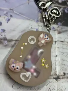 お値下げしました♪【ベージュ　イニシャルレジンキーホルダーＬ】