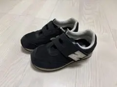 ニューバランス　スニーカー