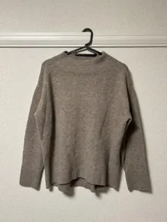 ユニクロ　スフレヤーンニット　ハイネック　セーター　ベージュブラウン　長袖