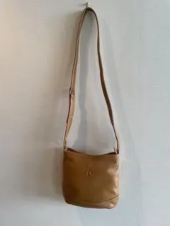 キタムラのキャメル色のレザーショルダーバッグ
