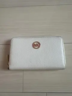 Michael Kors ホワイト長財布 値下げ⭕️