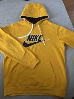 NIKE イエロー フード付きパーカー Mサイズ