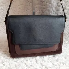 極美品　FEILER ショルダーバッグ レザー ブラック ブラウン シンプル