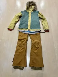 BURTON スノーボードウェア（女性用）上下セットアップ