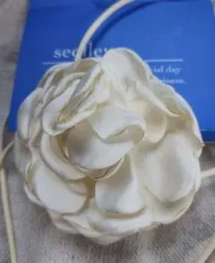 しまむら seolleyo ソルレヨ チョーカー 白 薔薇 コサージュ ホワイトのサムネイル