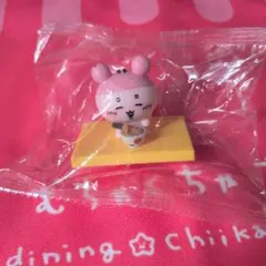 ちいかわ 古本屋（かにちゃん）松屋コラボフィギュア